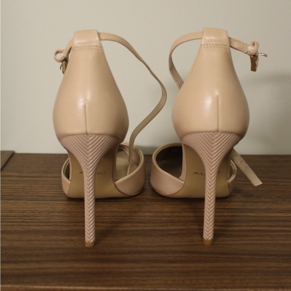 Aldo Nude Heels - Picture 2 of 5